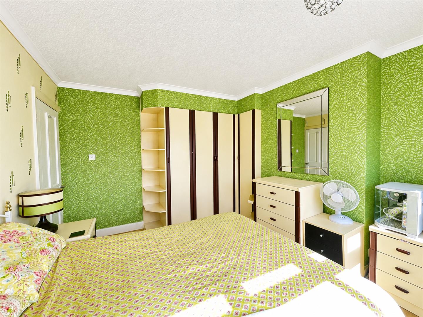 Hallmead Road, Sutton